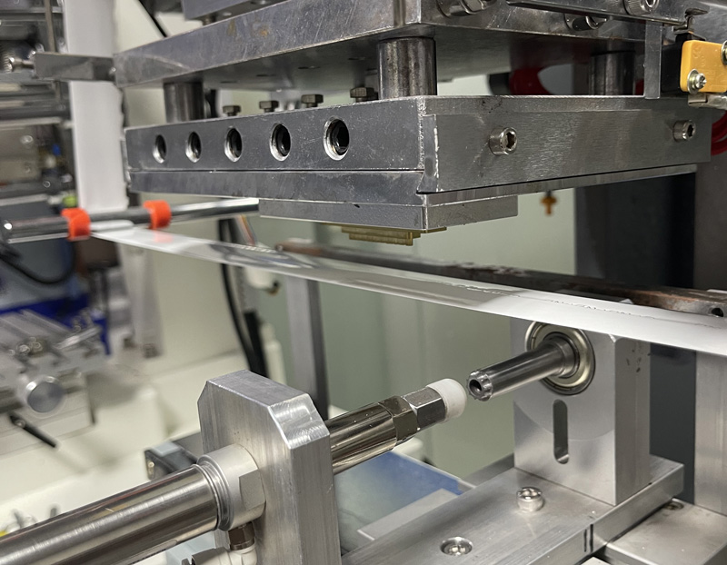 Máquina de estampado en caliente vendida a la India