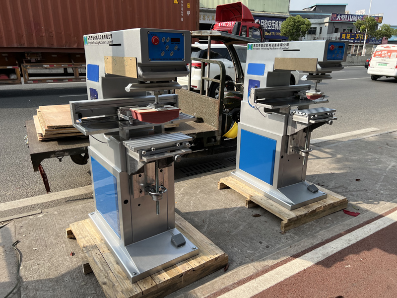 Botellas de plástico Vaso de tinta Impresora tampográfica vendida a Tailandia