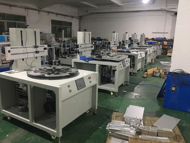 El cliente de la India vuelve a comprar una máquina de serigrafía con regla automática