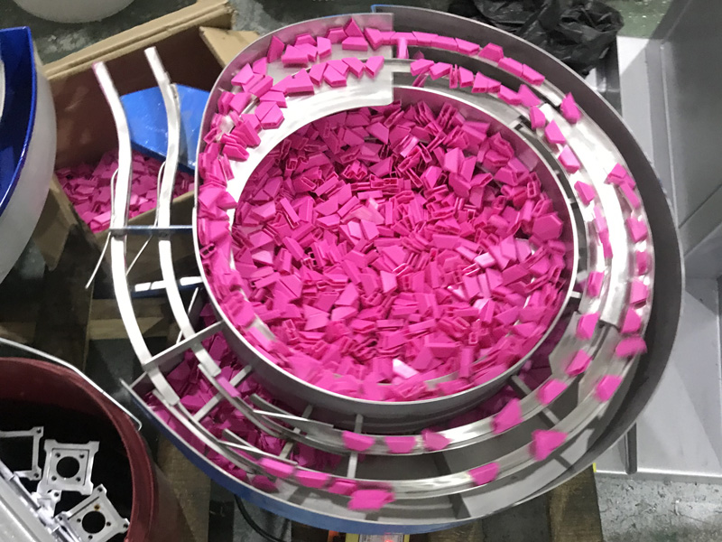 Cliente de Tailandia compra máquina de tampografía de clip de tamaño automático